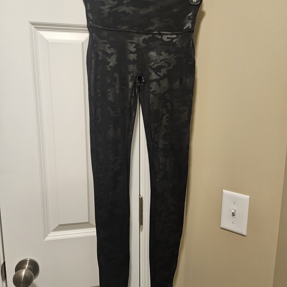 Spanx Black Camouflage Leggings Sz Sm